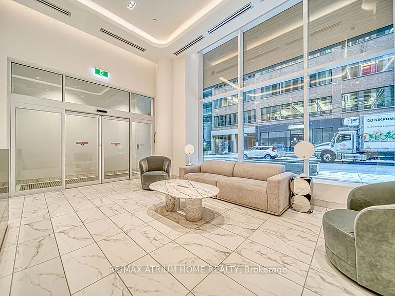 238 Simcoe St #2003 — Photo 4