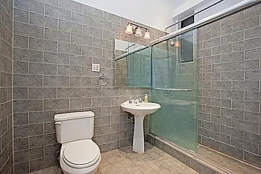 Rented by R New York