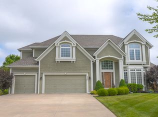 5544 NE Maybrook Ct, Lees Summit, MO 64064