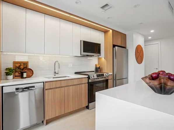 170 Freeman Street image 3 of 16