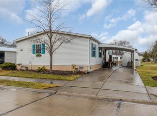 140 Luxor Ln, Amherst, OH 44001