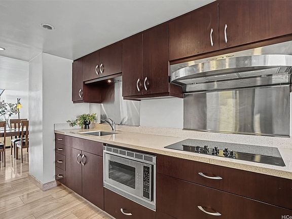 5th image of 500 University Ave APT 904