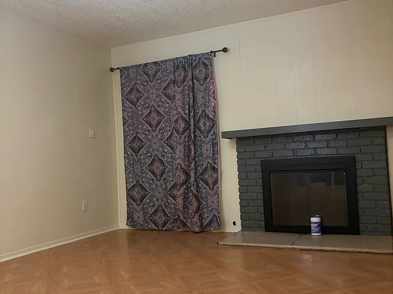 10416 Hole Ave — Photo 12