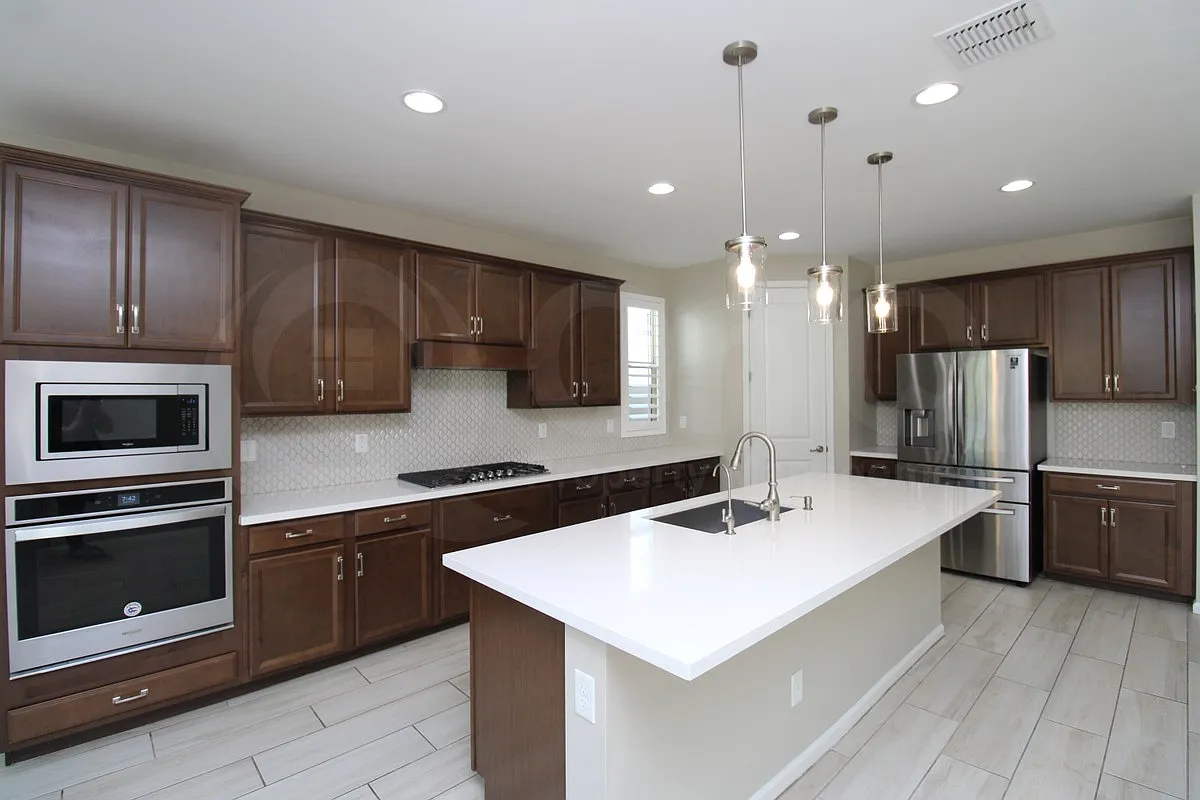 4 bed, 3.0 bath, 2904 sqft, $3,099 — Photo 4
