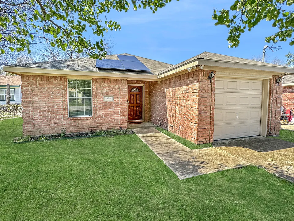 5711 Arlington Park Dr