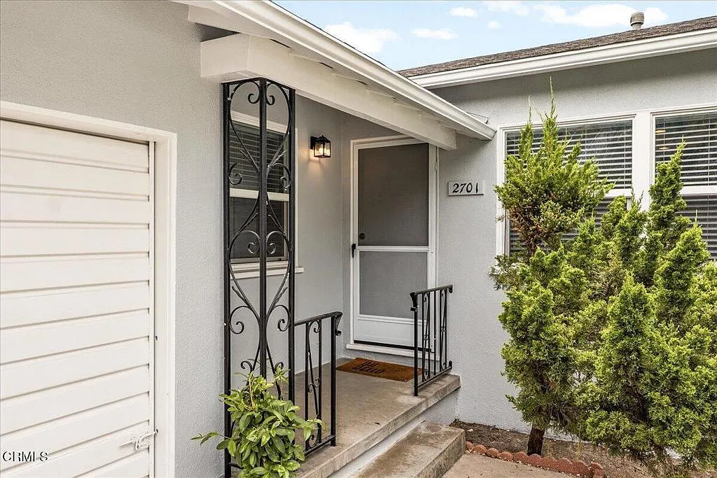 3 bed, 2.0 bath, 1394 sqft, $5,000 — Photo 4