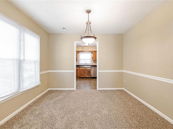 5th image of 892 Little Dean Cir