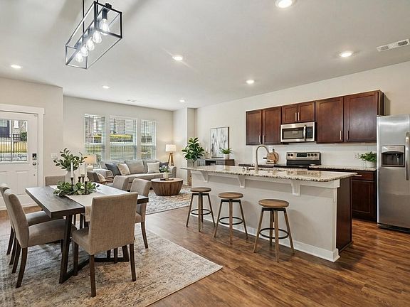 2nd image of 1055 Henley Ln