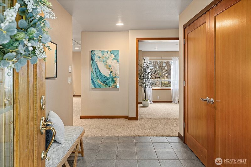5th image of 709 S Matthews Road