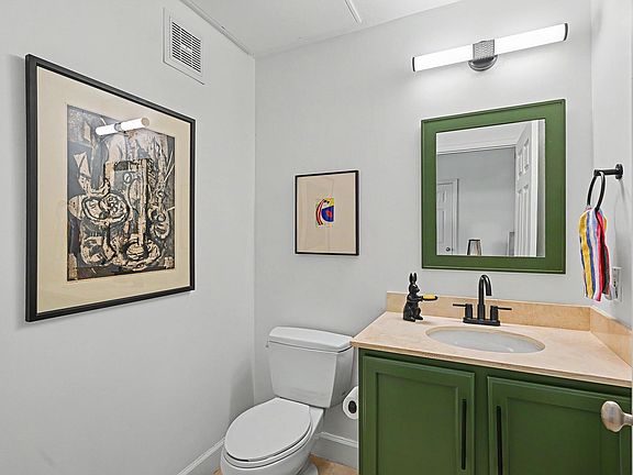 5th image of 2520 Robinhood St APT 402