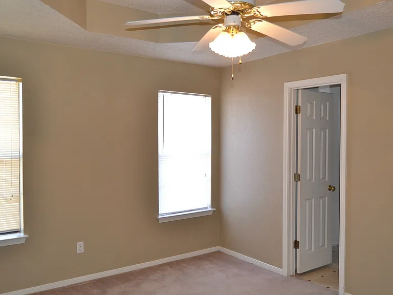 4600 Steamboat Springs Dr — Photo 6