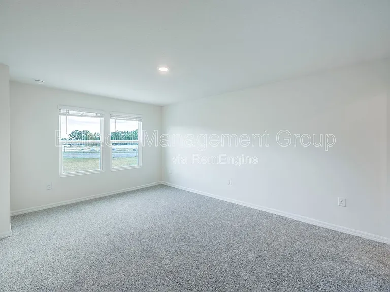 8250 SW 67th Ave — Photo 15