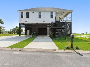 1511 Ellis St, Pass Christian, MS 39571