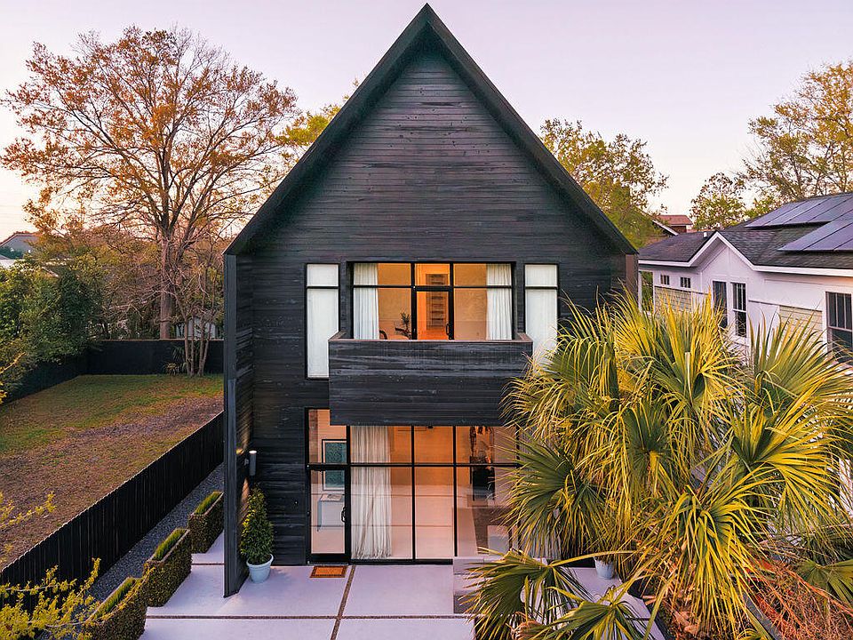 1st image of 124 Grove St