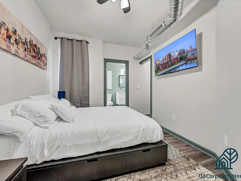 44 E Utica St #2B — Photo 11