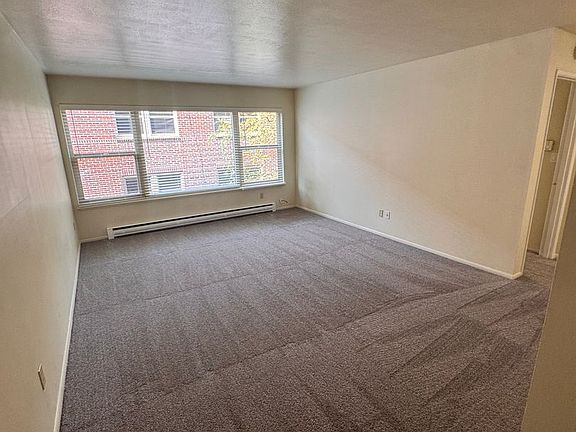 2nd image of 525 Bellevue Ave E APT 302