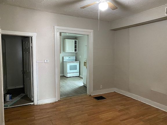 4th image of 251-251 1/2 N 5th St #5e621f37a