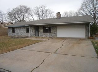 425 Martin St, Bonham, TX 75418