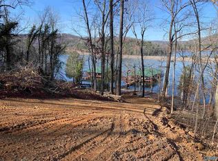 22 Snug Harbor Rd, Grant, AL 35747