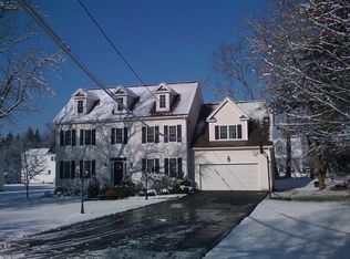 8 Macintosh Ln, Ashland, MA 01721
