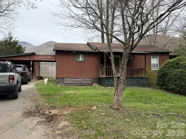 28 Red Bridge Ln, Sylva, NC 28779