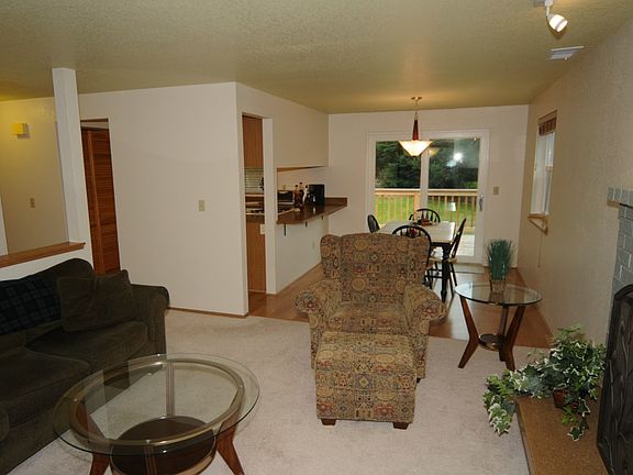 4th image of 16301 177th Pl NE