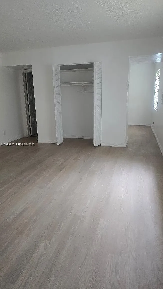1400 N 17th Ave — Photo 3