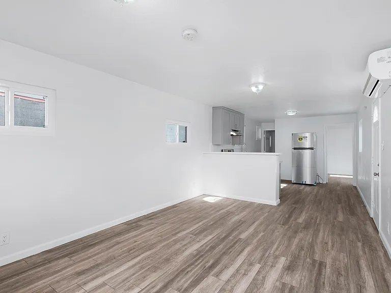 3087 Inez St — Photo 7