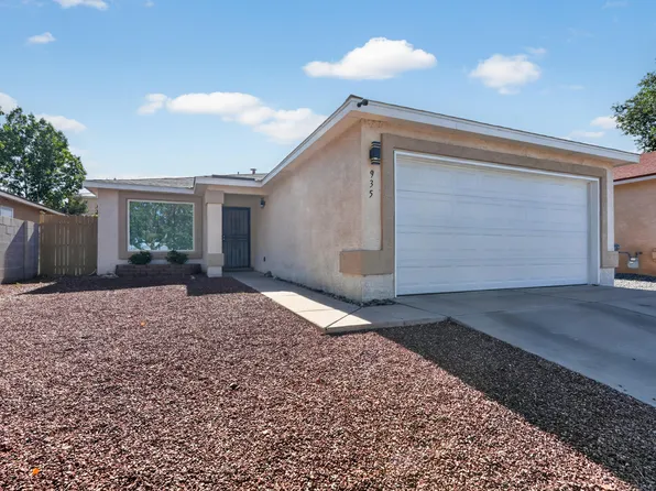 935 Peacock Dr SW, Albuquerque, NM 87121