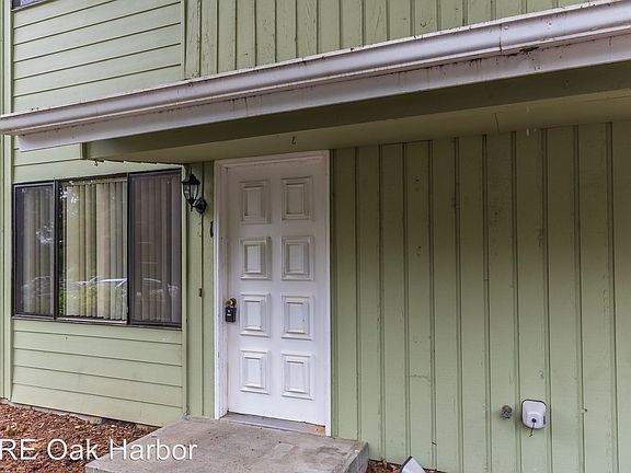4th image of 1100 SW Harrier Cir APT 1