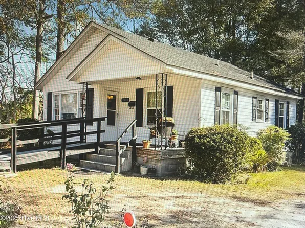 1210 Sunset Drive, Laurinburg, NC 28352