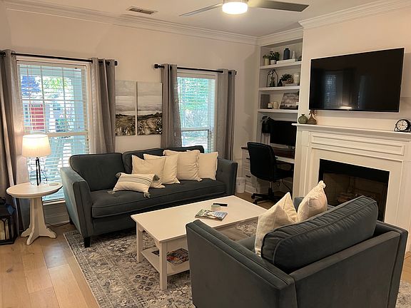 5th image of 1076 W 1st St #20