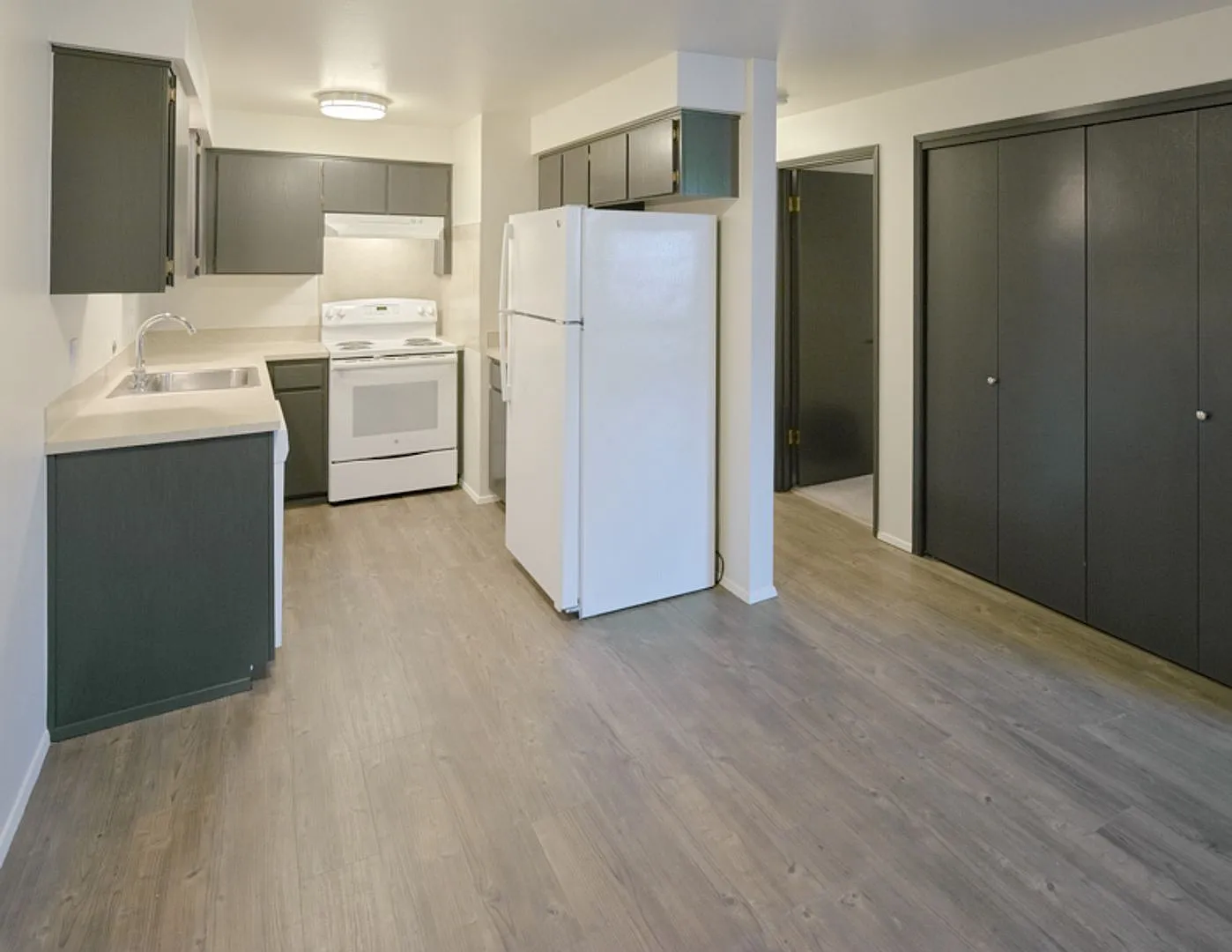 Vesper Apartments — Photo 4