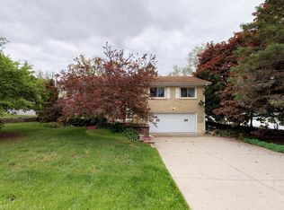 959 Meadowlawn Ave, Downers Grove, IL 60516