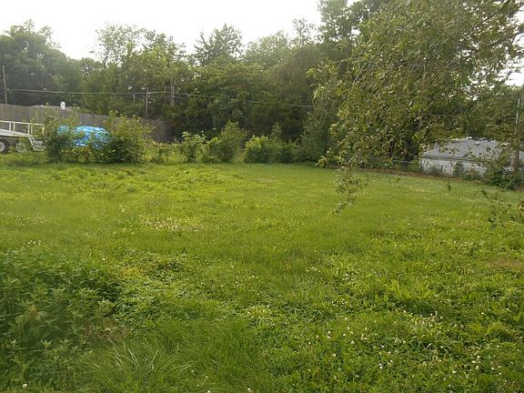 3rd image of 2324 S Sterling Ave