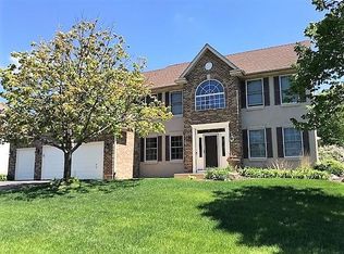 2393 Ellsworth Ct, Chaska, MN 55318