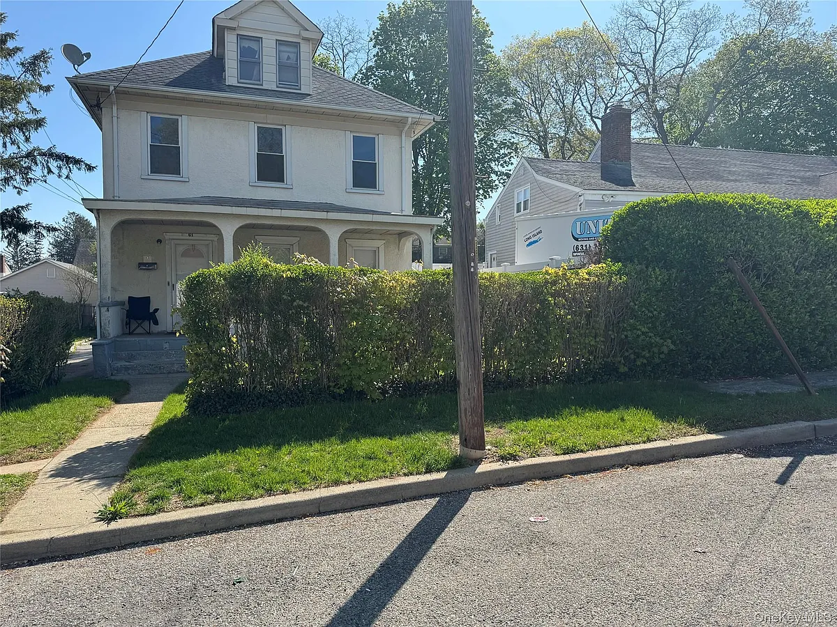 Building Photo - 61 Nassau Ave #2