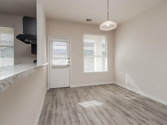 5th image of 12234 Maura Ln
