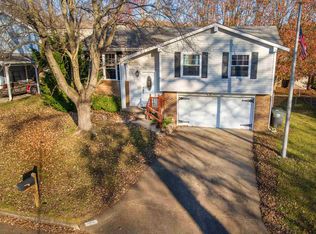 904 Forest Glen Dr, Evansville, IN 47712