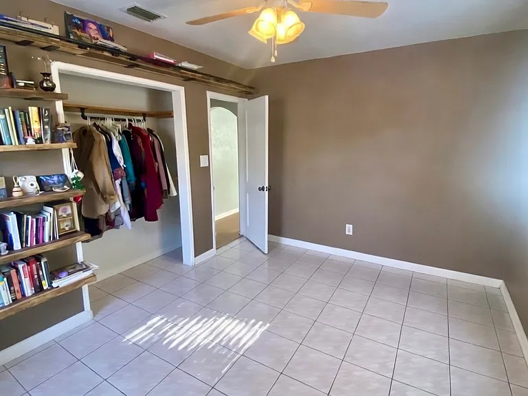 4915 Dr Martin Luther King Jr St N — Photo 22