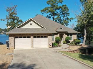 620 Hideaway Ln E, Hideaway, TX 75771