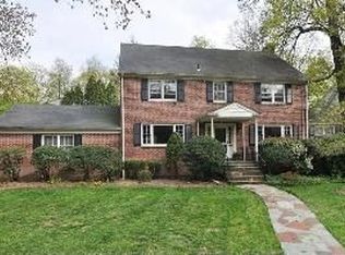 75 Oakridge Rd, Verona, NJ 07044