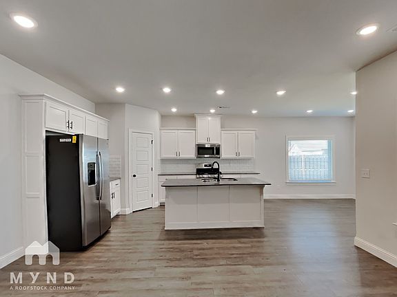 3rd image of 1210 Sunshine Ct