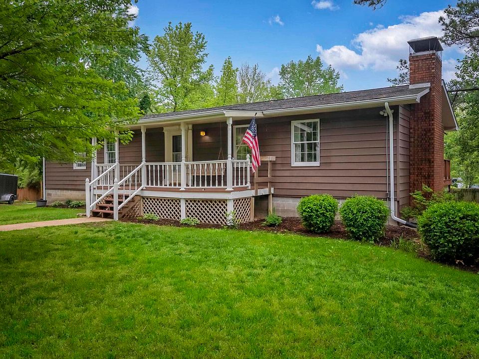 1st image of 515 Dogwood Ln