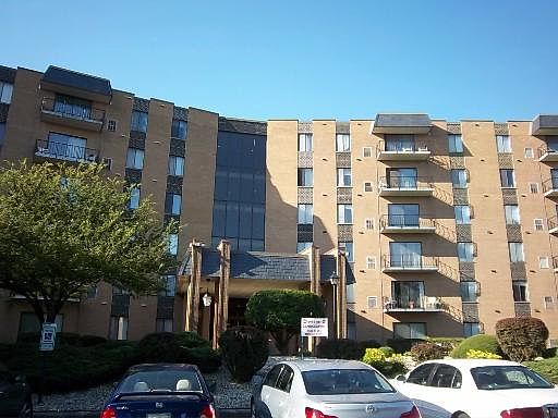 1st image of 900 Sunset Dr #306