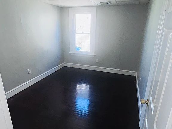 2nd image of 280 Ridge St #2