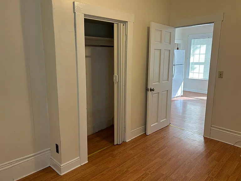 172 Pine St #1 — Photo 4