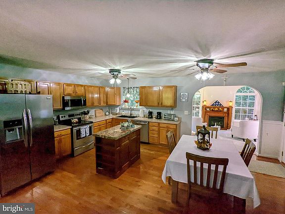 3rd image of 28930 Dandelion Dr