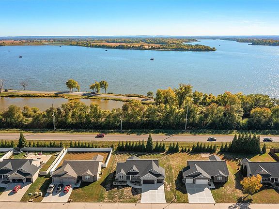2nd image of 217 Emerald Way W