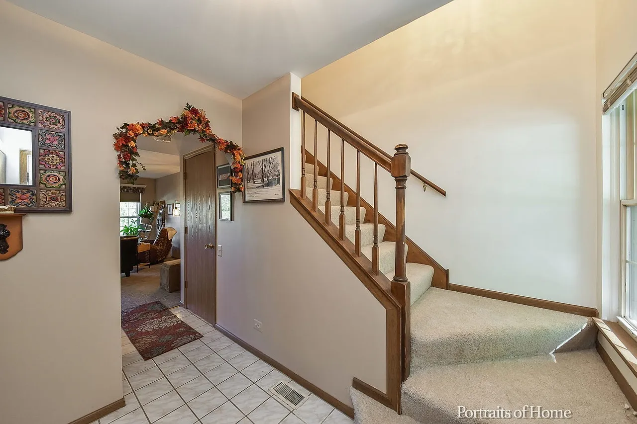3 bed, 2.5 bath, 1268 sqft, $2,600 — Photo 3
